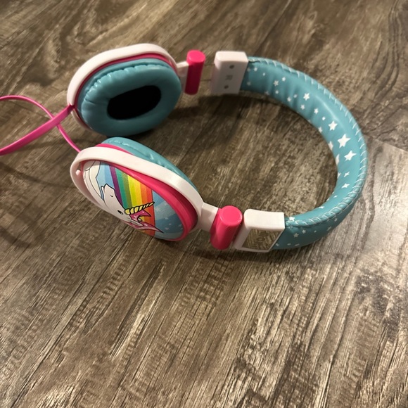 Over the ear headphone with aux plug - Picture 2 of 3